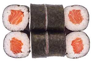 Маки с лососем