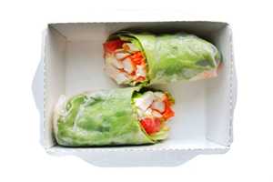 Сприн-ролл с подкопчённой курицей 