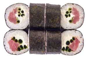 Маки с тунцом и зелёным лучком