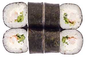 Маки с огурцом и креветкой